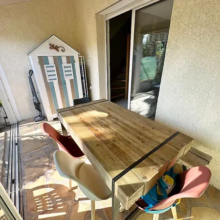 Ferienhaus Pavillon 5 Pers Avec Terrasse, Piscine Et Parking Prive - Fr-1-781-94