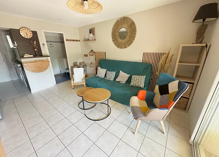 Pavillon 5 Pers Avec Terrasse, Piscine Et Parking Privé - Fr-1-781-94 * Valras-Plage